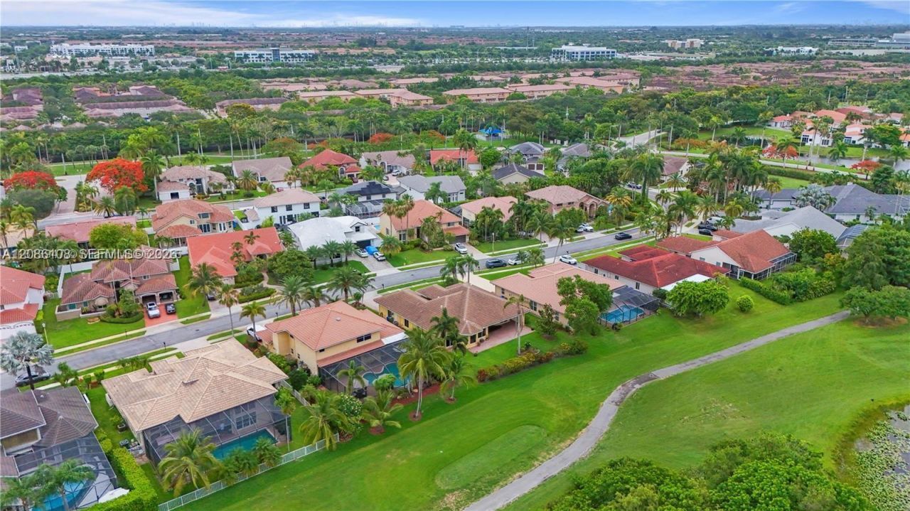 720 W Cypress Pointe Dr W, Pembroke Pines, FL 33027 Photo
