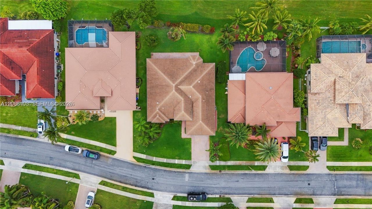 720 W Cypress Pointe Dr W, Pembroke Pines, FL 33027 Photo