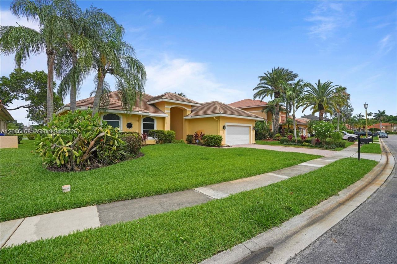 720 W Cypress Pointe Dr W, Pembroke Pines, FL 33027 Photo