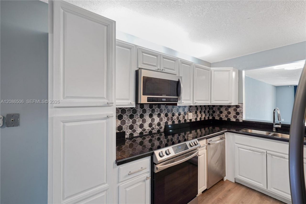 600 NW Nw 214th St, Unit 104, Miami Gardens, FL 33169 Photo