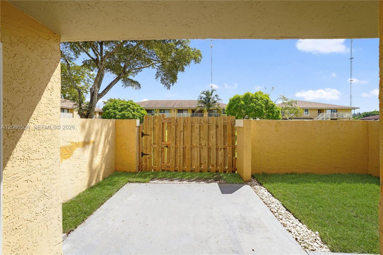 600 NW Nw 214th St, Unit 104, Miami Gardens, FL 33169 Photo