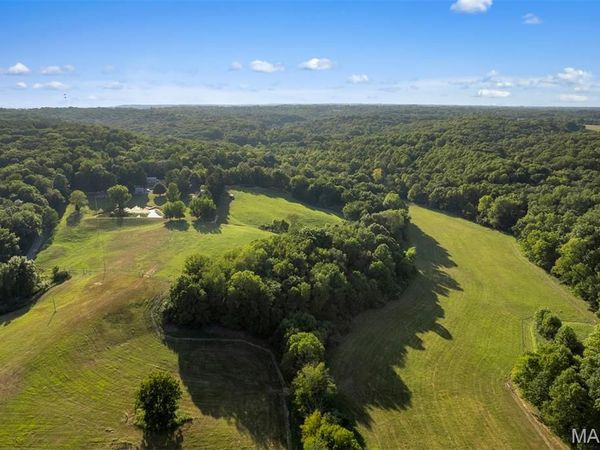 537 Morber Rd., Ava, IL 62907