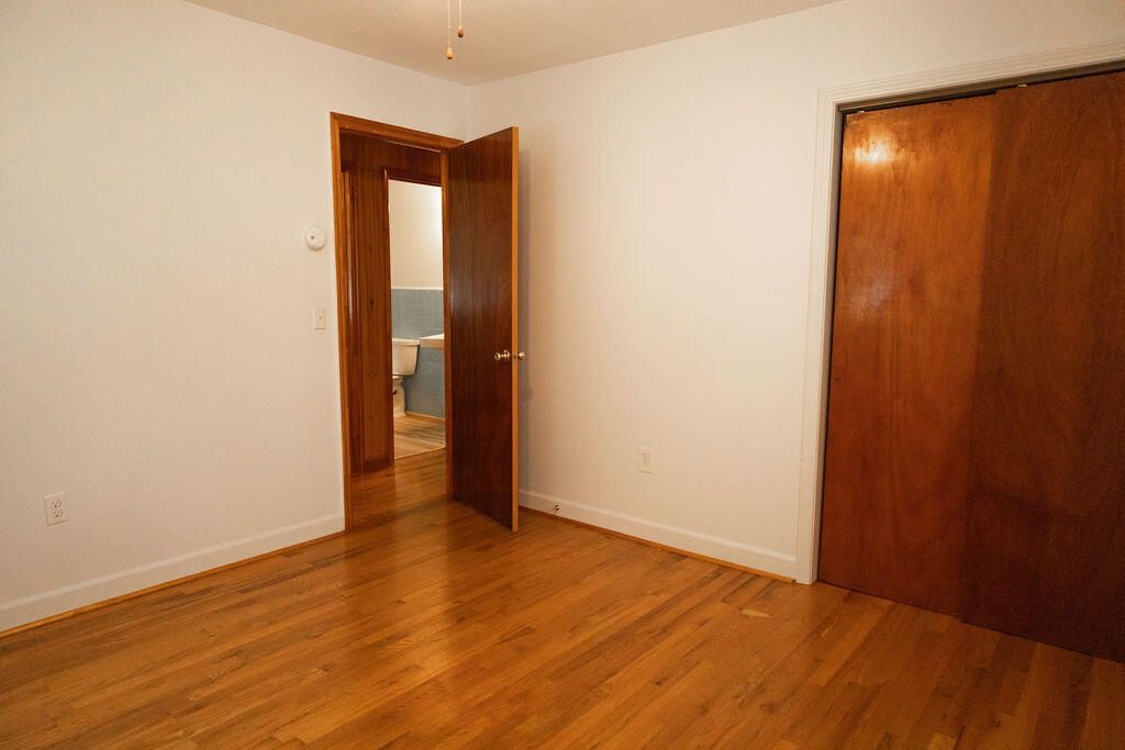 227 Carolina Circle Photo 13