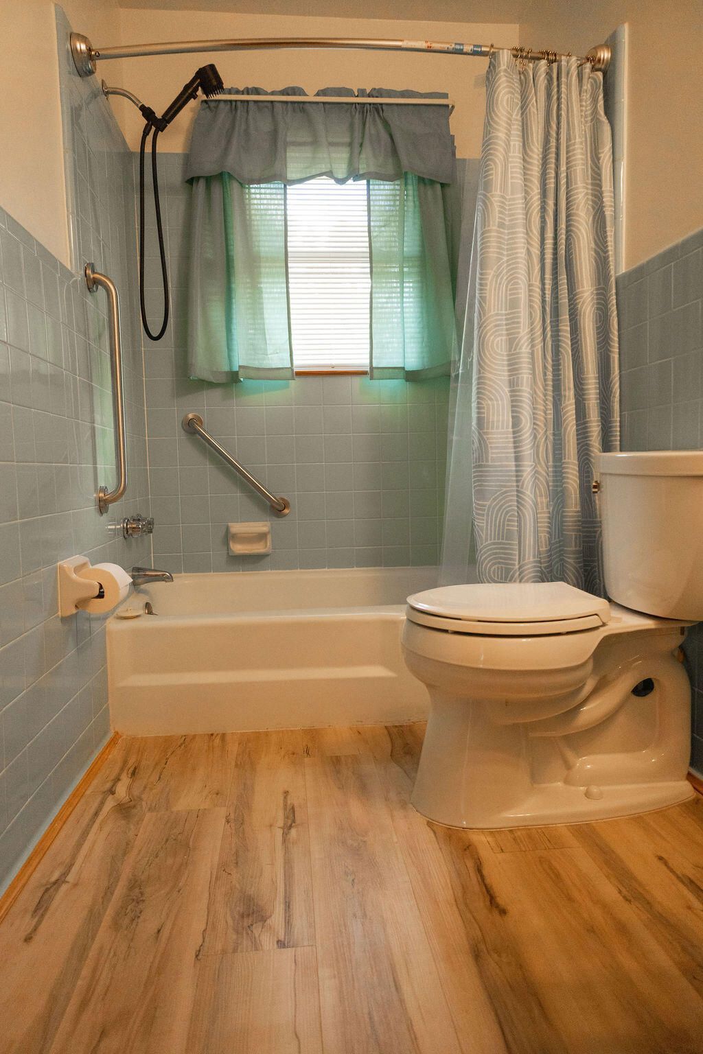 227 Carolina Circle Photo 16