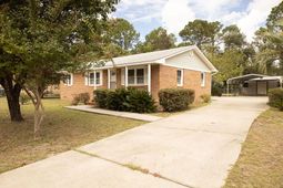 227 Carolina Circle photo 4