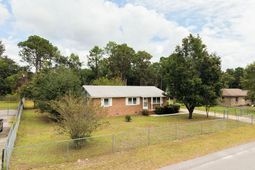 227 Carolina Circle photo 4