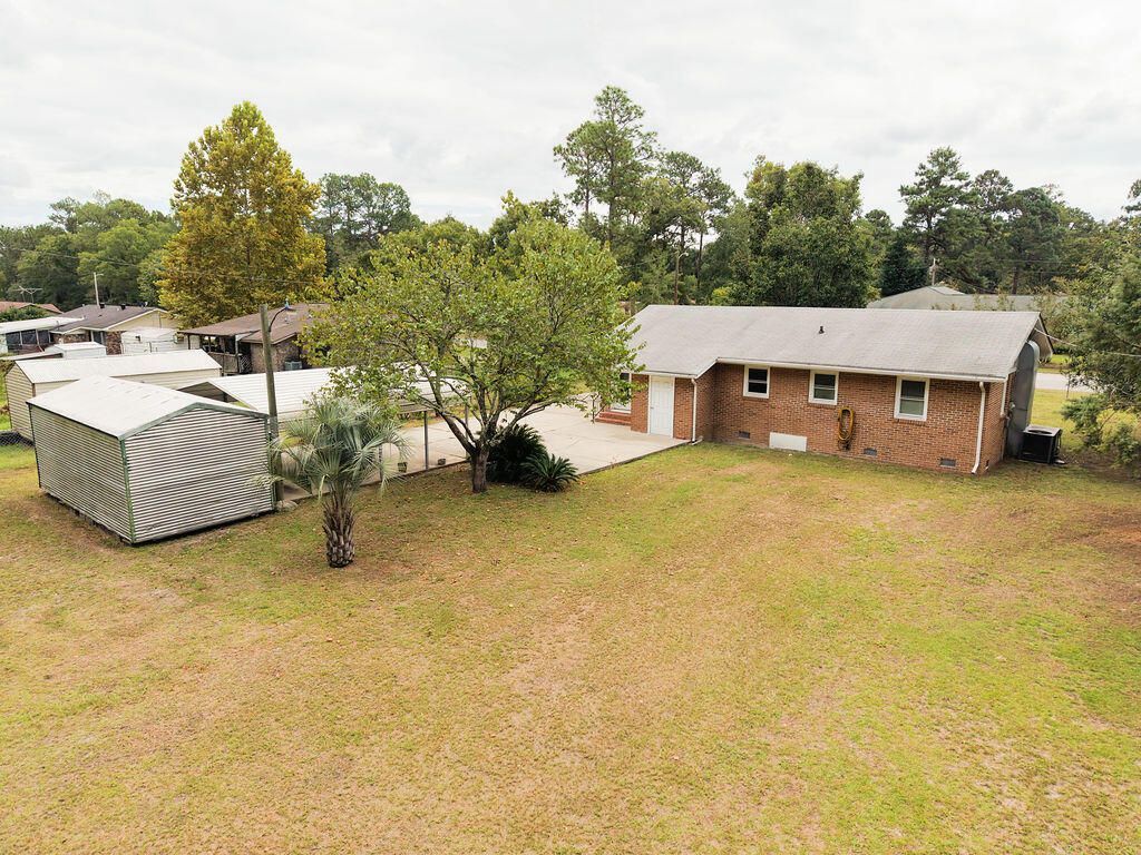 227 Carolina Circle Photo 5