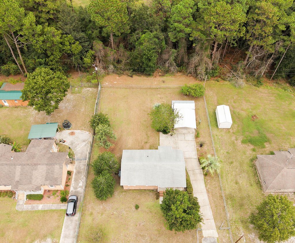 227 Carolina Circle Photo 6