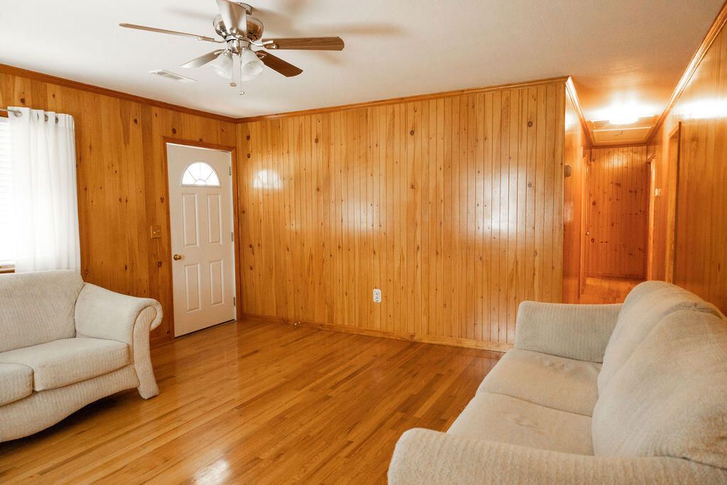 227 Carolina Circle Photo 7
