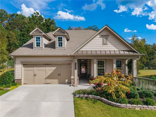223 Hickory Bluffs Parkway , Canton, GA 30114