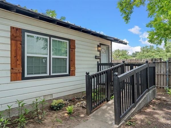 1103 E Leon Street, Gatesville, TX 76528