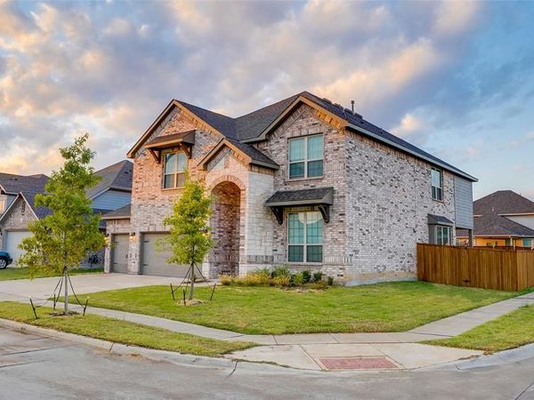 1521 Bison Trail , Aubrey, TX 76227