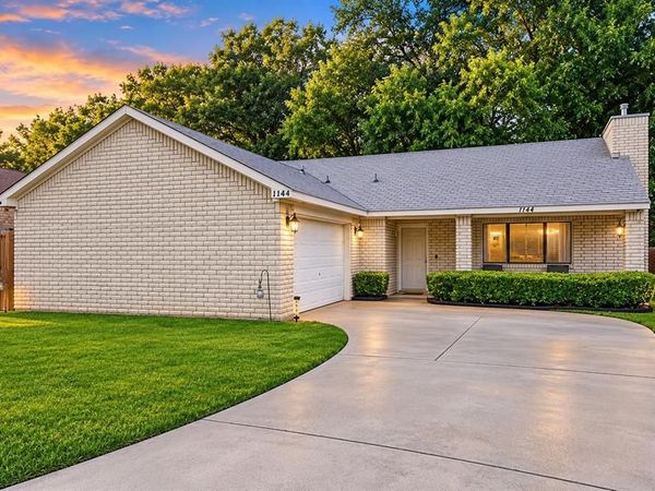 1144 Castlewood Court , DeSoto, TX 75115