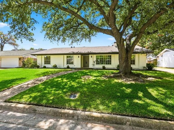 305 Brookview Drive , Hurst, TX 76054
