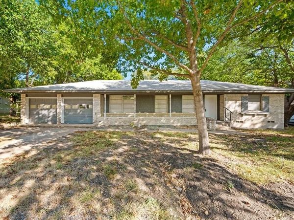 305 Valleyglen Drive, DeSoto, TX 75115