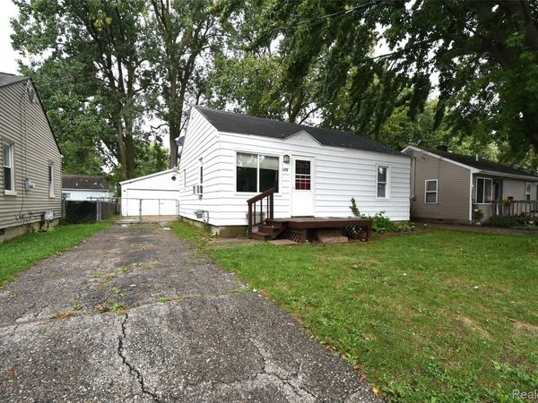 1379 Brady Avenue , Burton, Mi 48529