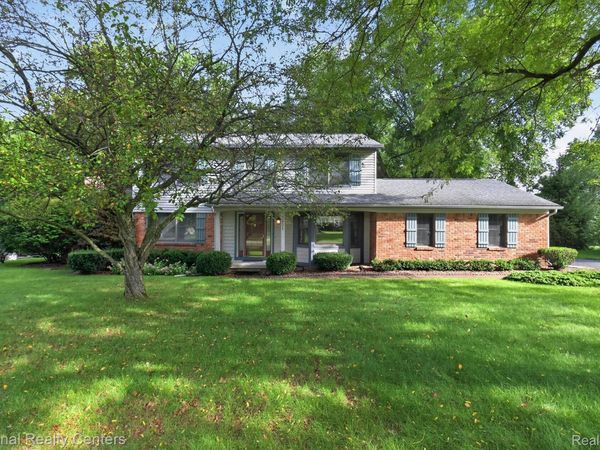9321 Overdale Lane, Brighton Township, Mi 48114