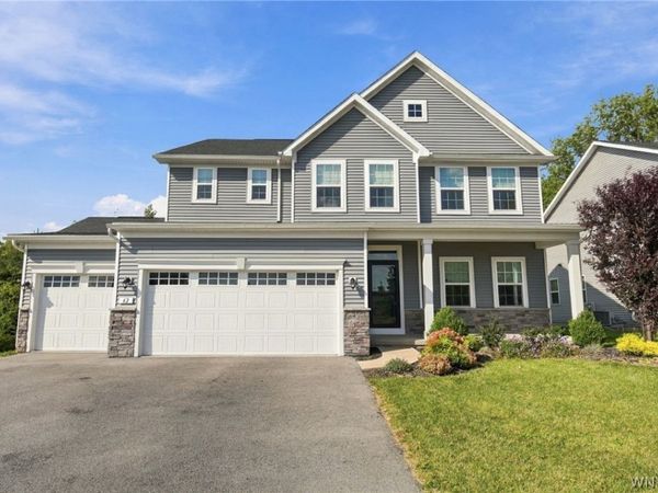 62 Sierra Drive, Amherst, NY 14228
