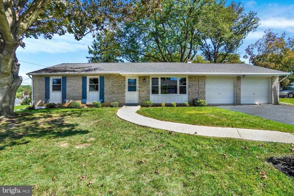 1839 Roxboro Road, York, PA 17402 Main Photo