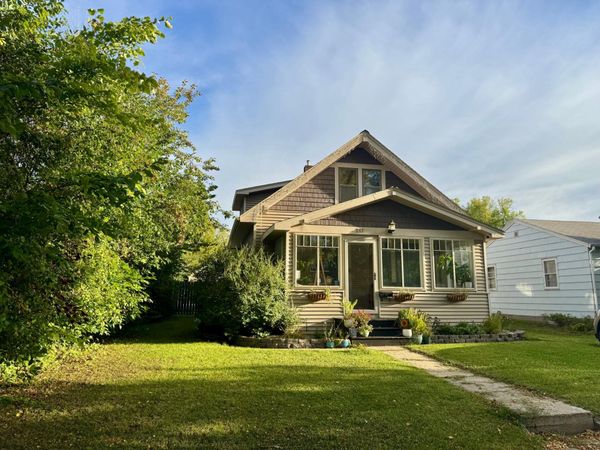 217 3rd Avenue N, Crookston, MN 56716