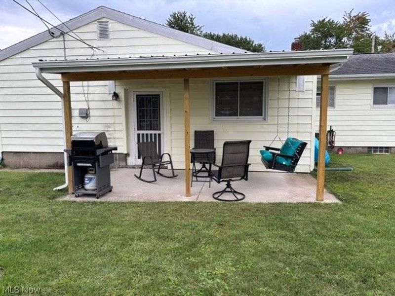 224 E Slingluff Avenue, Dover, OH 44622 Photo 2