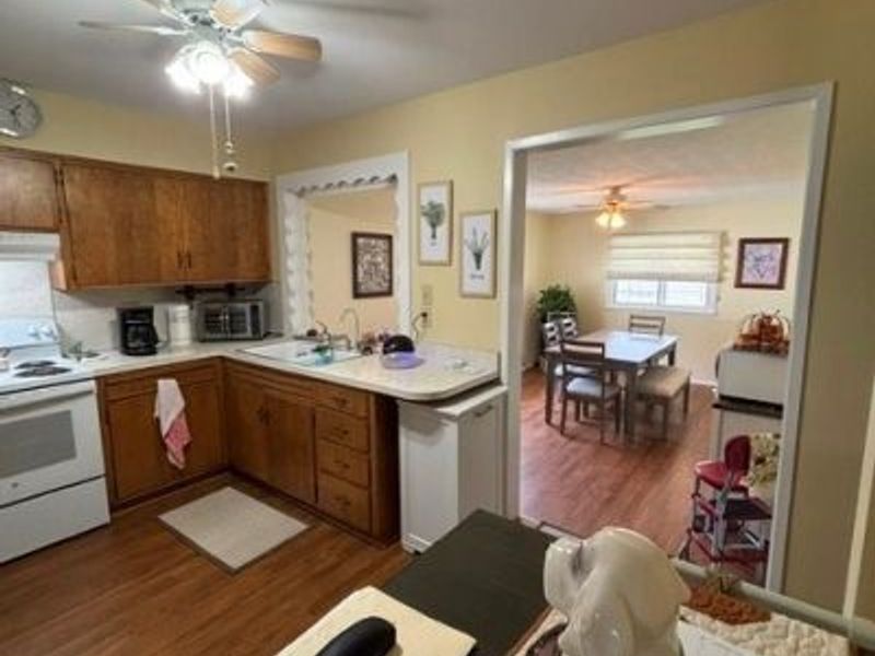 224 E Slingluff Avenue, Dover, OH 44622 Photo 7
