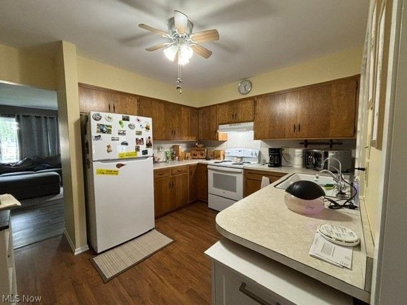 224 E Slingluff Avenue, Dover, OH 44622 Photo 9