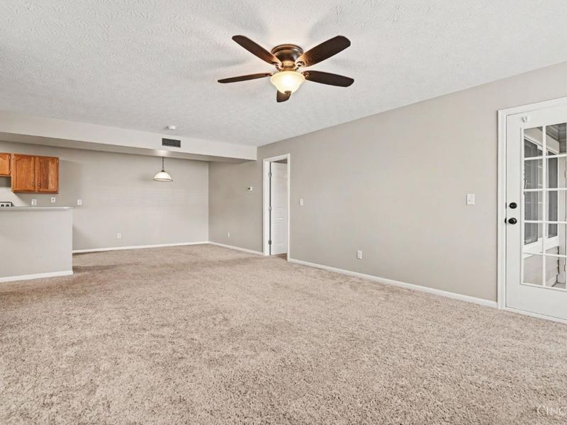 9901 Regatta Drive, Unit 105, Colerain Township, OH 45252 Photo 6