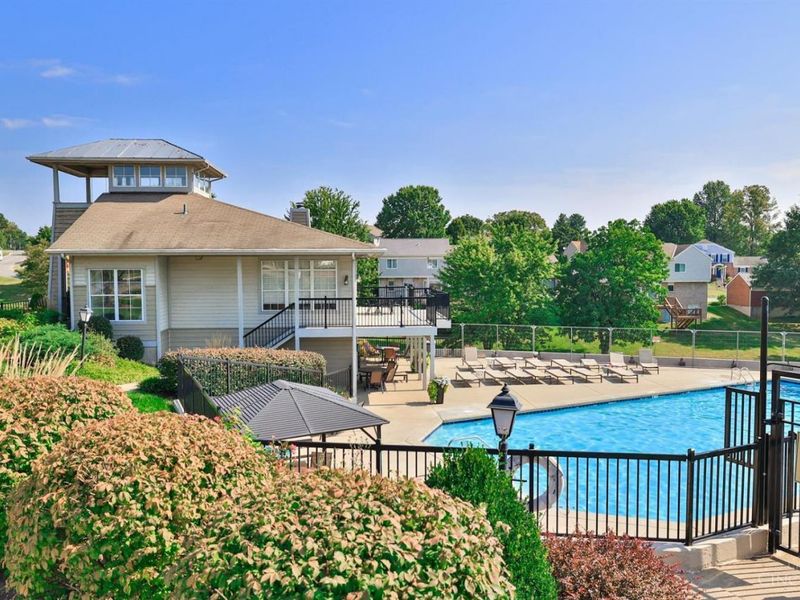 9901 Regatta Drive, Unit 105, Colerain Township, OH 45252 Photo 6