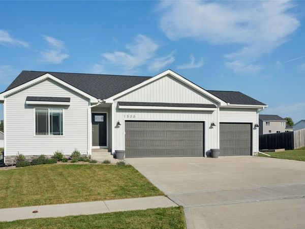 1500 Red Cedar Lane, Granger, IA 50109