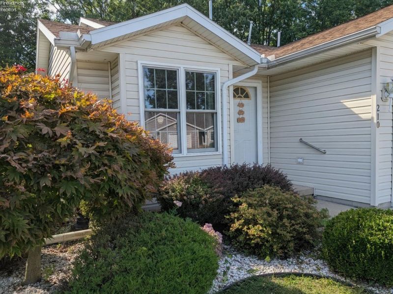 210 Grand Avenue, Clyde, OH 43410 Photo 3