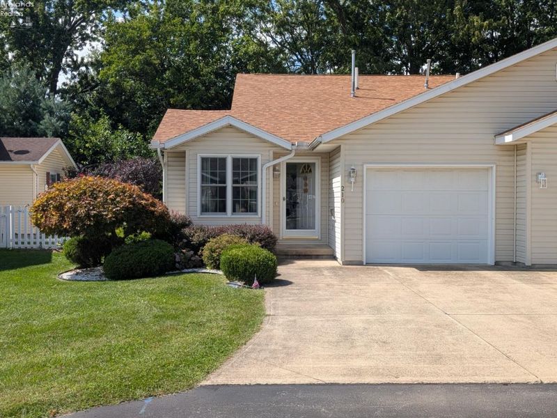 210 Grand Avenue, Clyde, OH 43410 Photo 5