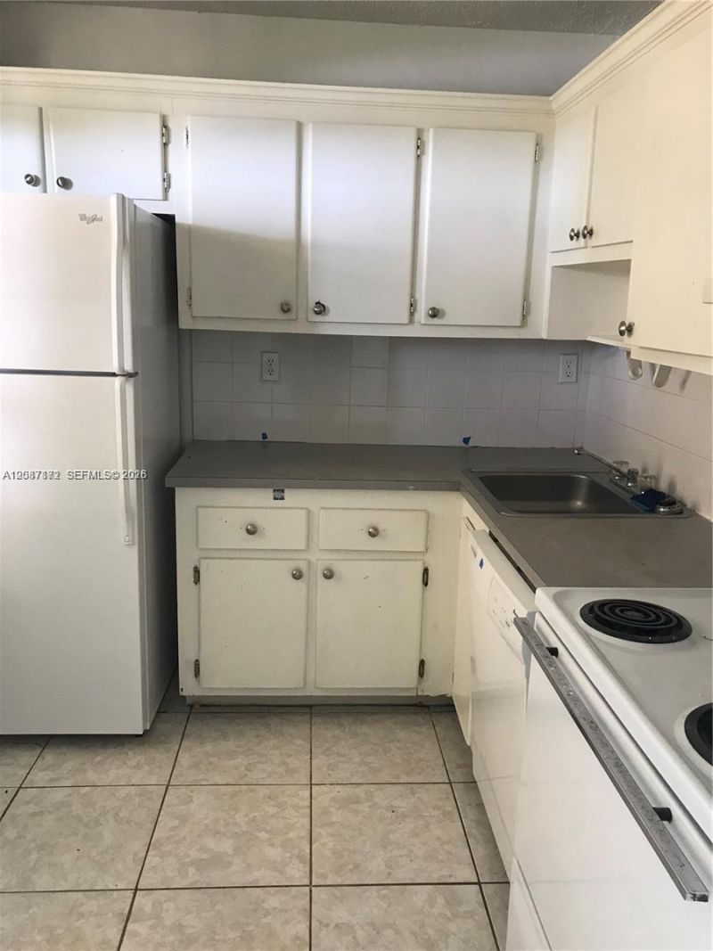 9460 Fontainebleau Blvd, Unit 433, Miami, FL 33172 Photo