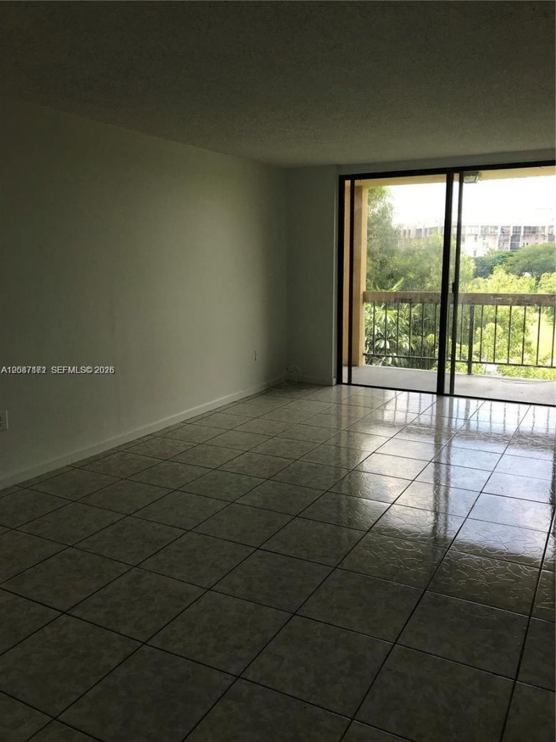 9460 Fontainebleau Blvd, Unit 433, Miami, FL 33172 Photo