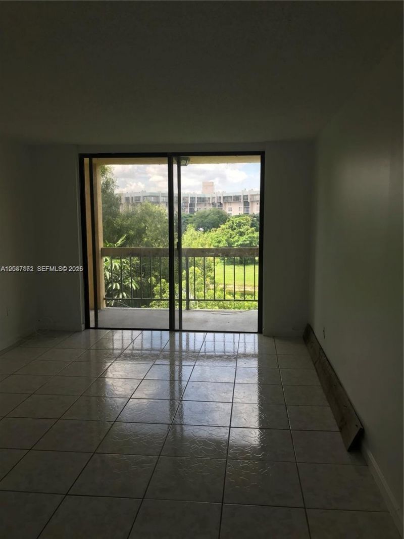 9460 Fontainebleau Blvd, Unit 433, Miami, FL 33172 Photo
