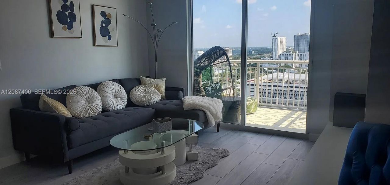 275 NE 18th St, Unit PH-10, Miami, FL 33132 Photo