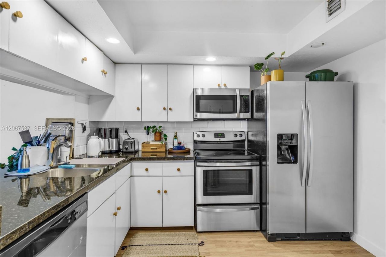 555 NE 15th St, Unit PH-D, Miami, FL 33132 Photo