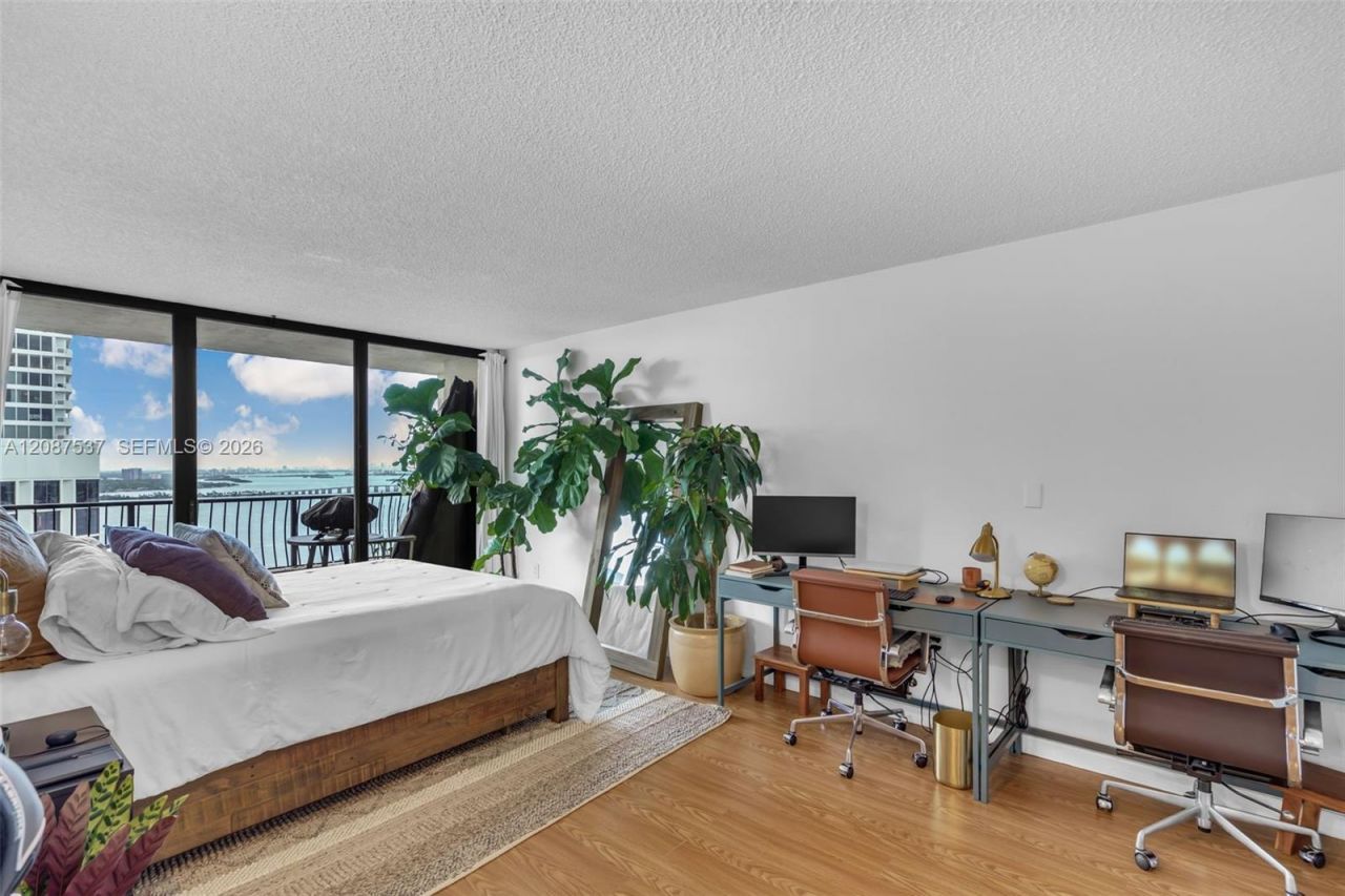 555 NE 15th St, Unit PH-D, Miami, FL 33132 Photo