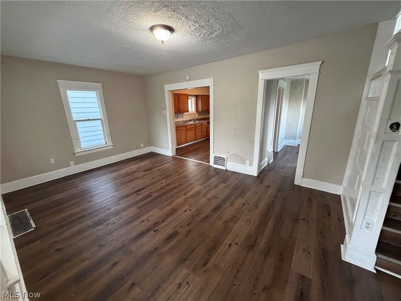 36 Cole Avenue, Akron, OH 44301 Photo 2