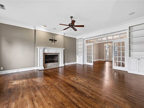 5212 S 44th Place, Rogers, AR 72758