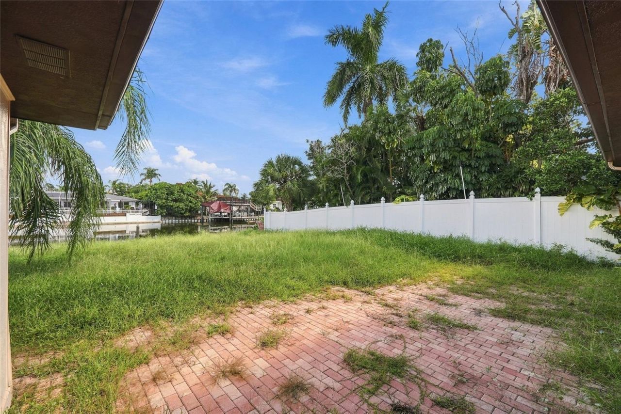 3945 E Eden Roc Circle, Tampa, FL 33634 Photo