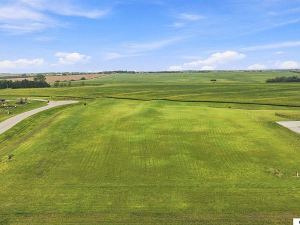 20271 Brooks Circle, Hickman, NE 68430
