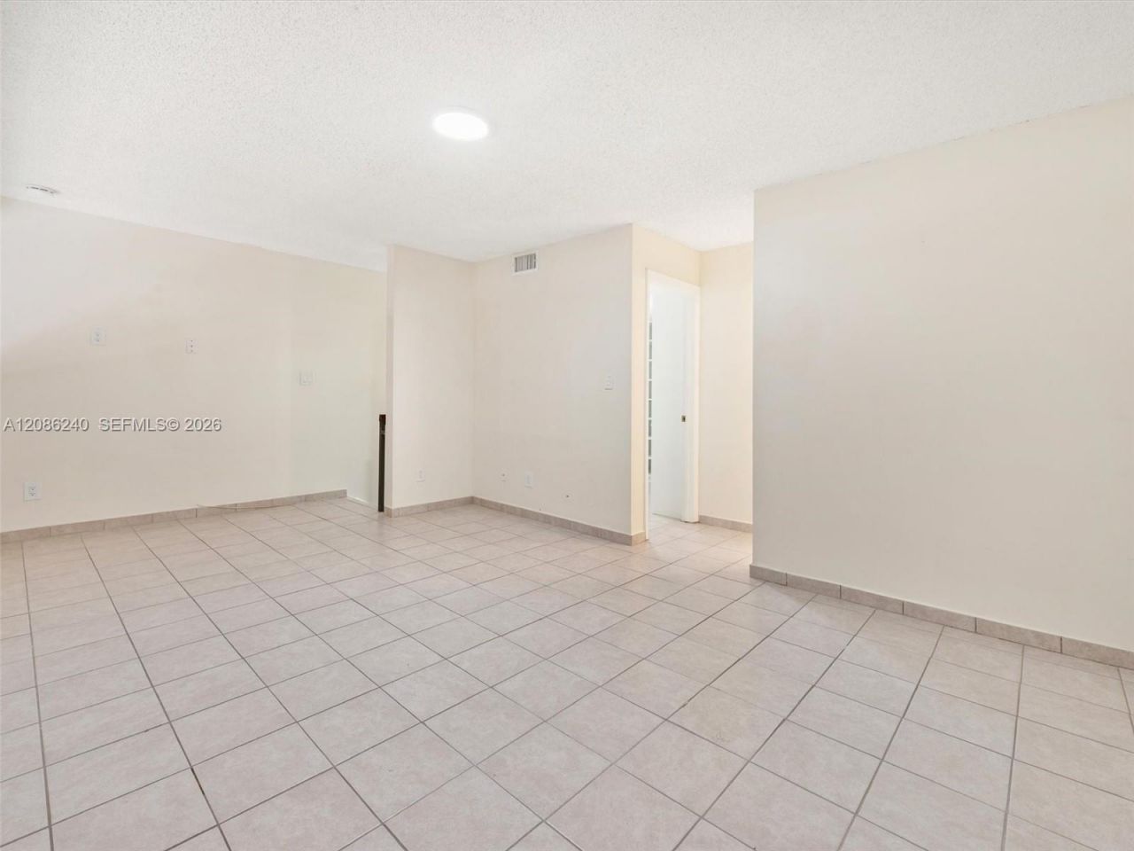 1424 SW 131st Place Cir E, Miami, FL 33184 Photo