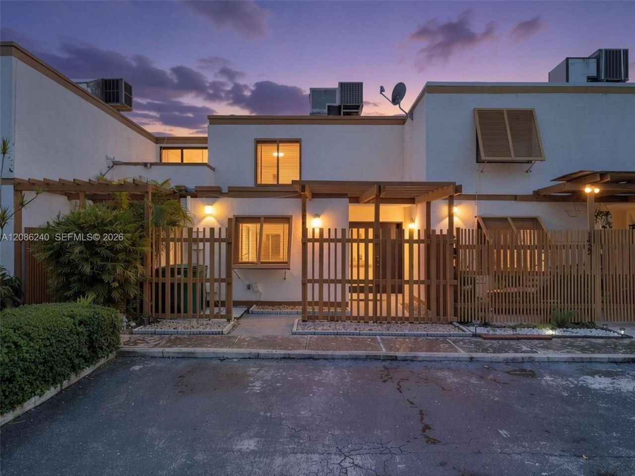 1424 SW 131st Place Cir E, Miami, FL 33184 Photo