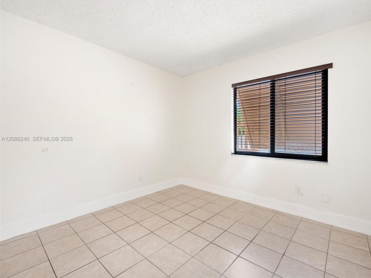 1424 SW 131st Place Cir E, Miami, FL 33184 Photo
