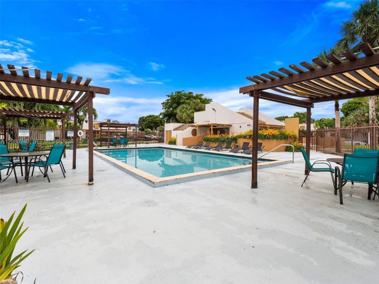 1424 SW 131st Place Cir E, Miami, FL 33184 Photo