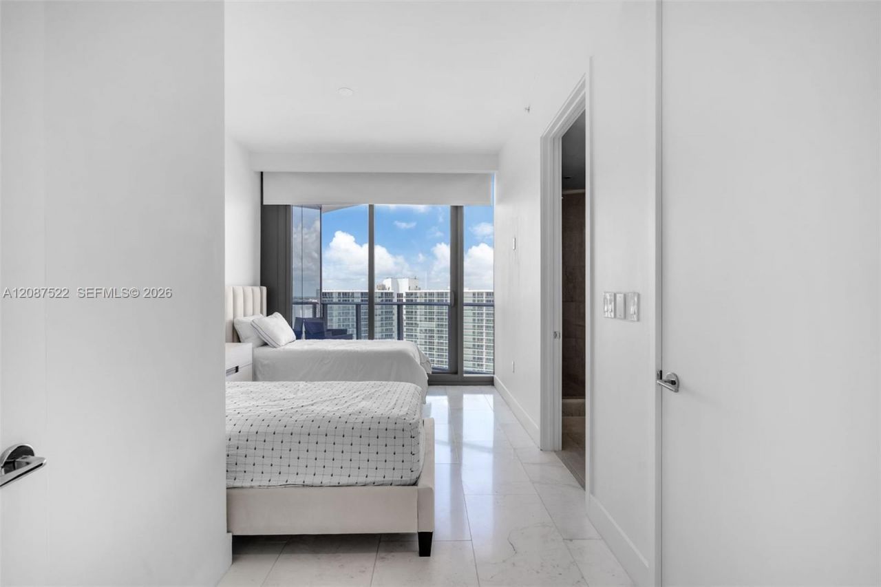 15701 Collins Ave, Unit 1703, Sunny Isles Beach, FL 33160 Photo