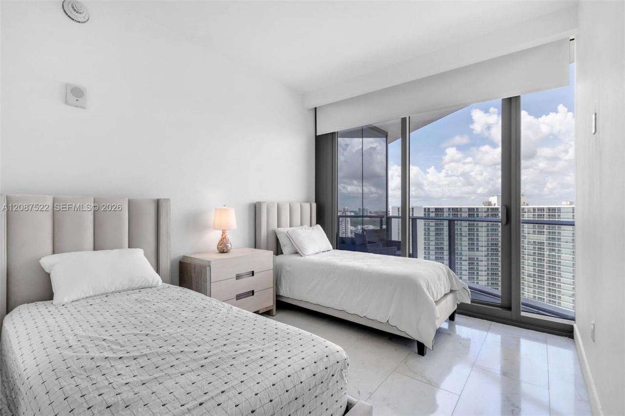 15701 Collins Ave, Unit 1703, Sunny Isles Beach, FL 33160 Photo
