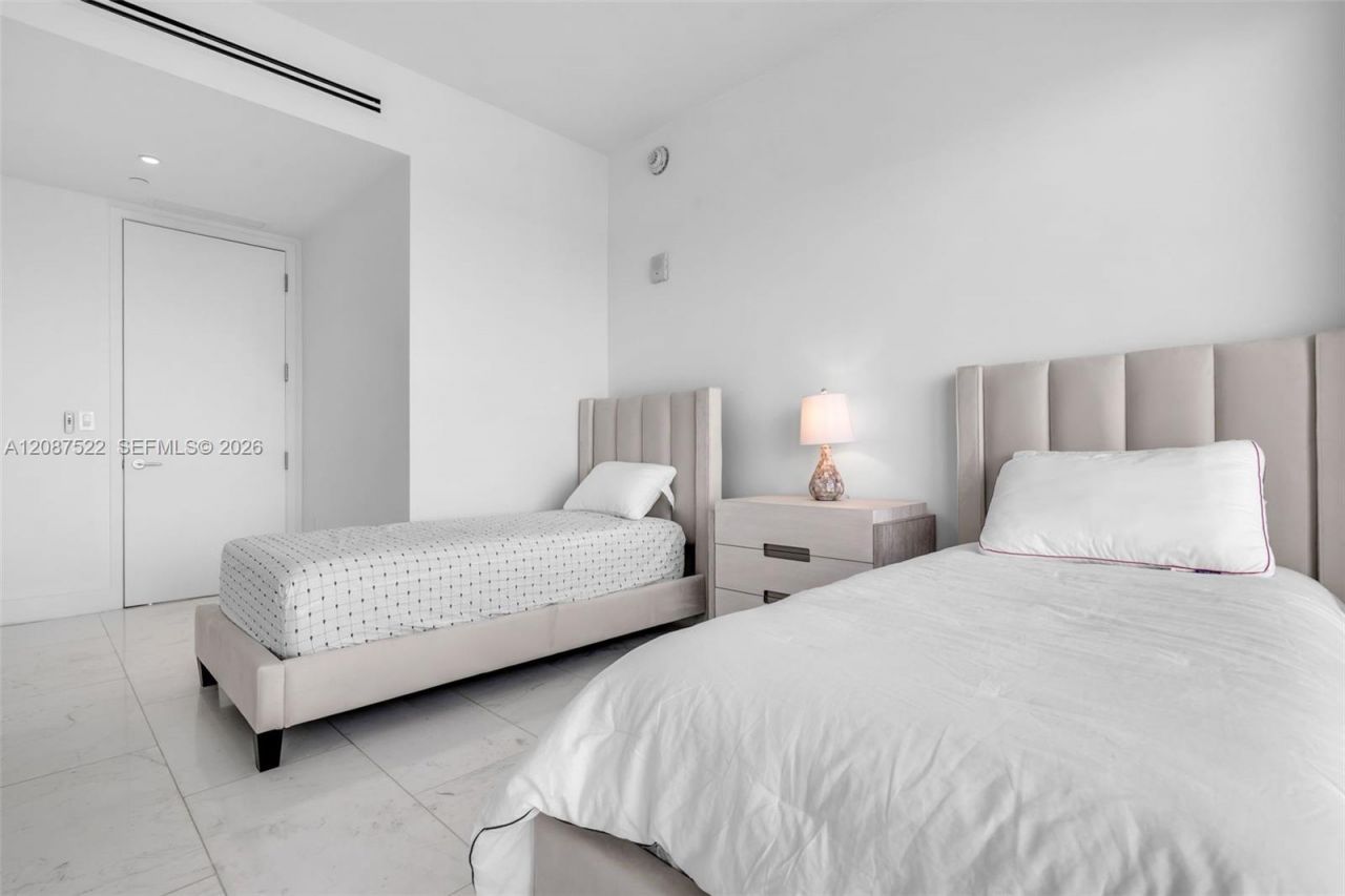 15701 Collins Ave, Unit 1703, Sunny Isles Beach, FL 33160 Photo