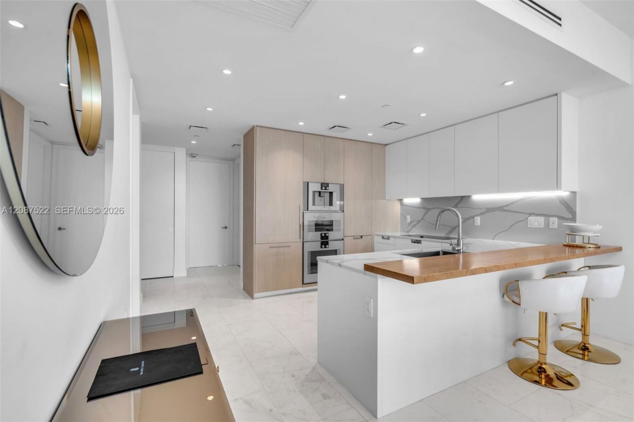 15701 Collins Ave, Unit 1703, Sunny Isles Beach, FL 33160 Photo
